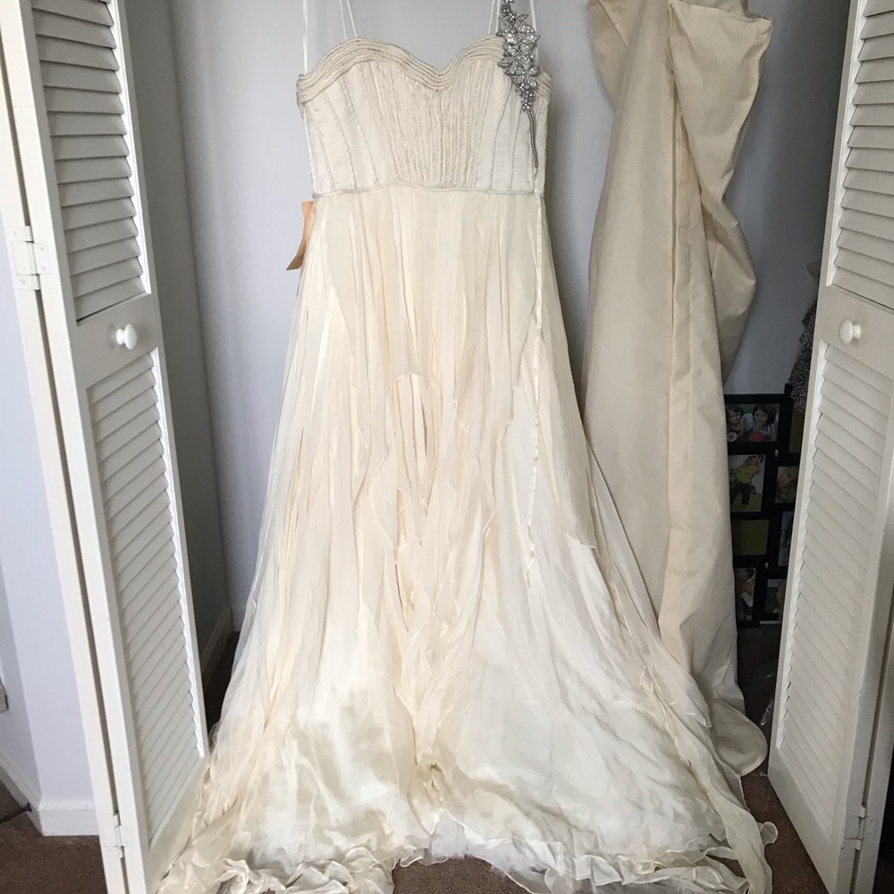 Brand new wedding dress! Plus size